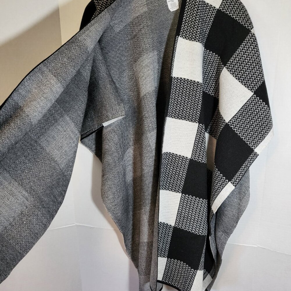 Time and Tru Women's Buffalo Check Wrap One Size Black/White NEW - Picture 2 of 5